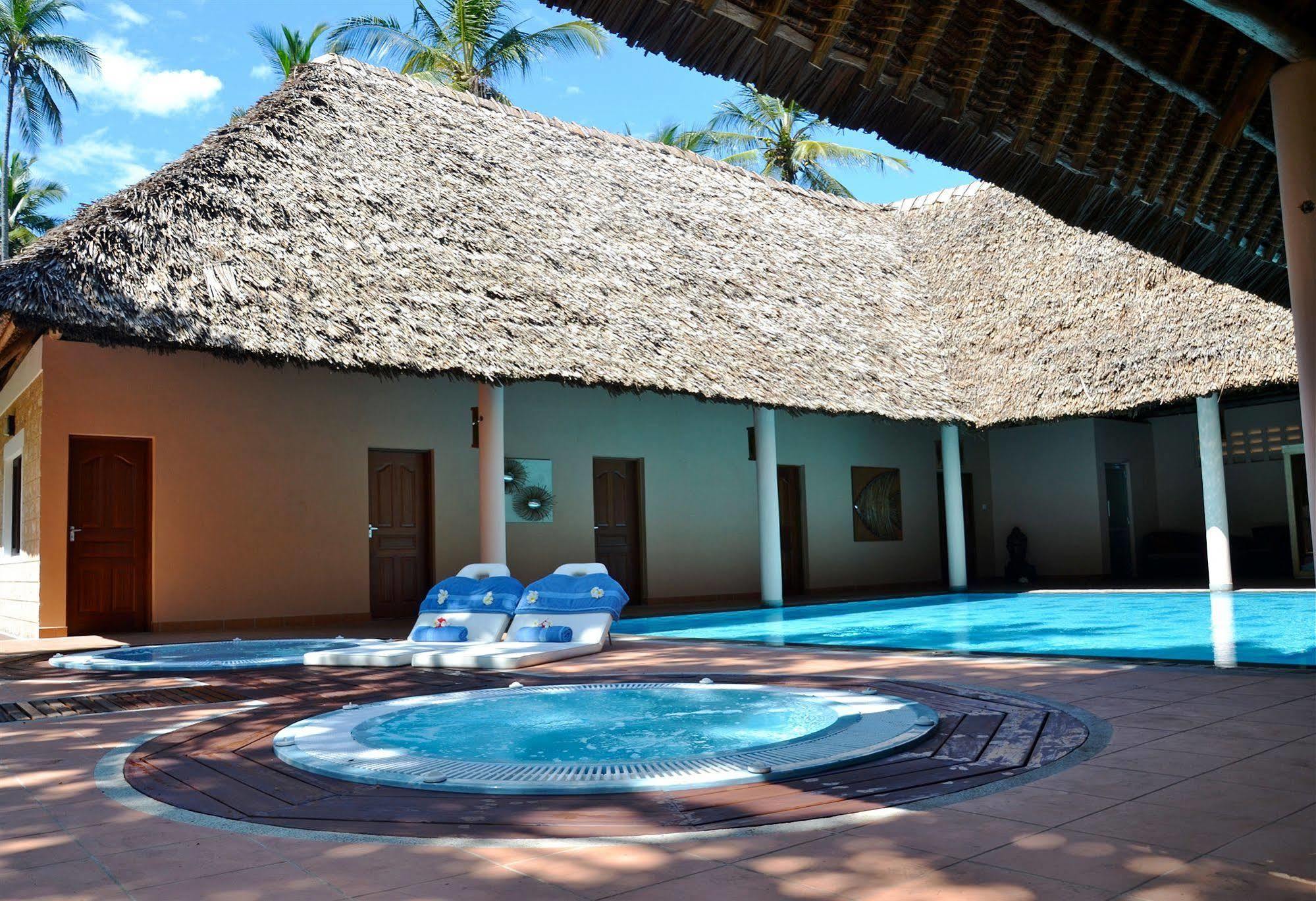Neptune Village Beach Resort&Spa - All Inclusive Galu Exterior foto