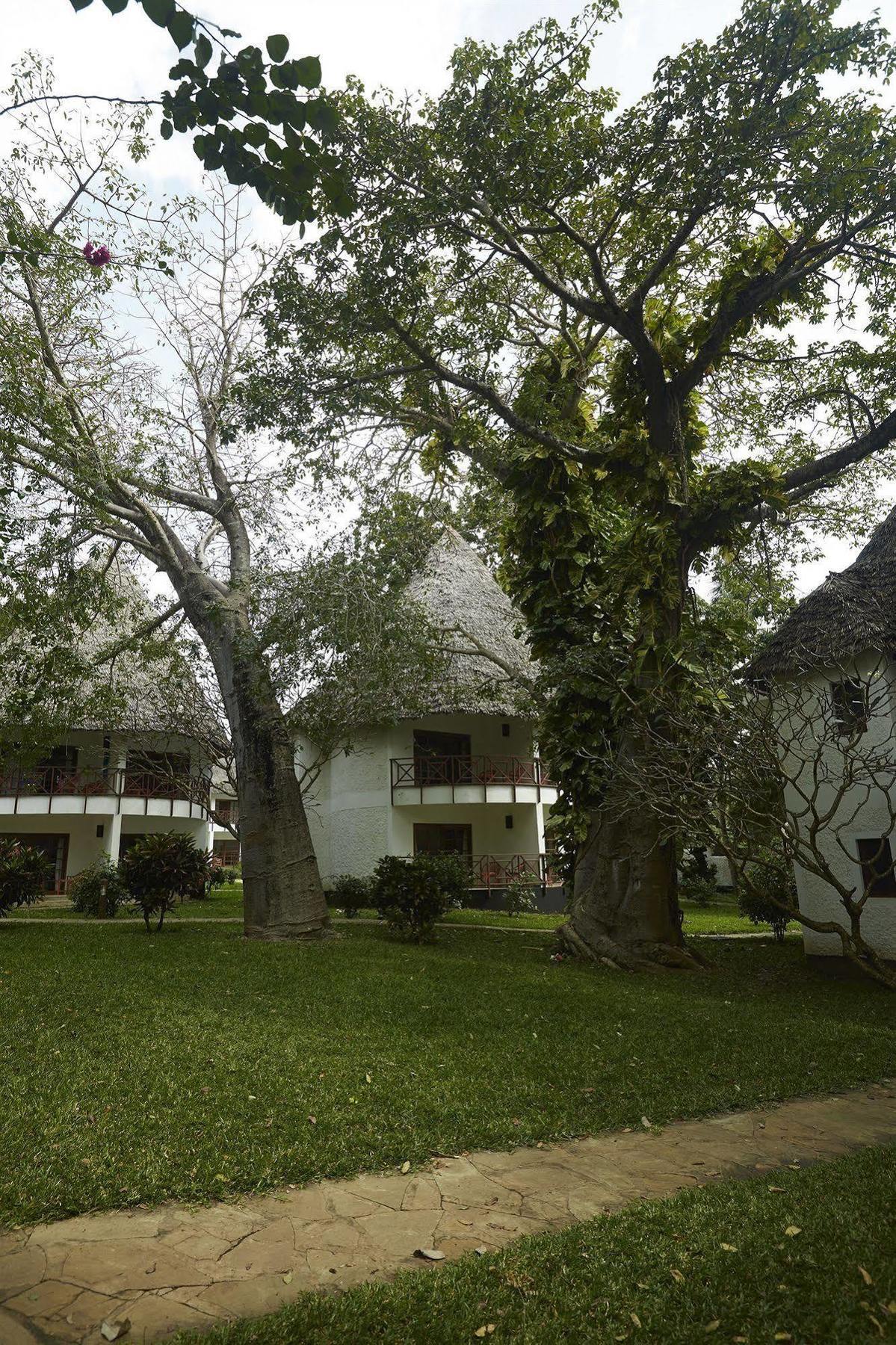 Neptune Village Beach Resort&Spa - All Inclusive Galu Exterior foto